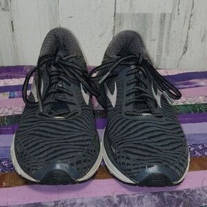 Excellent Condition Brooks Black and White Adrenaline GTS 18 Running Shoes